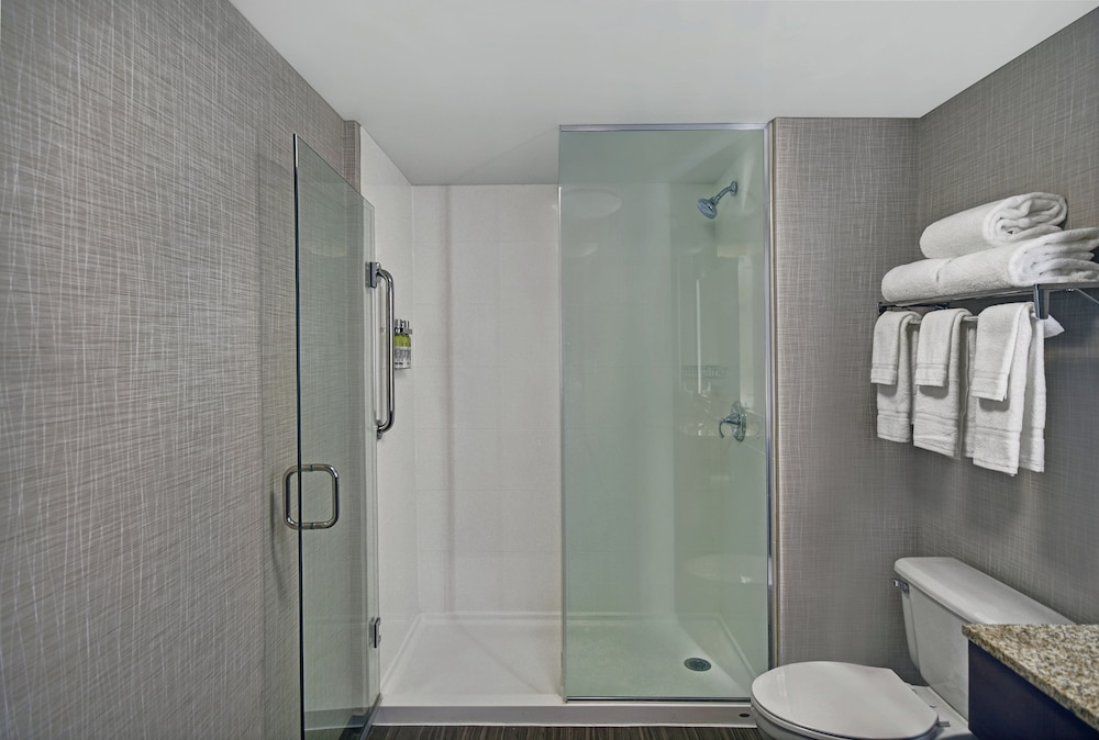 Holiday Inn Express and Suites Cincinnati Riverfront, an IHG Hotel 64/64