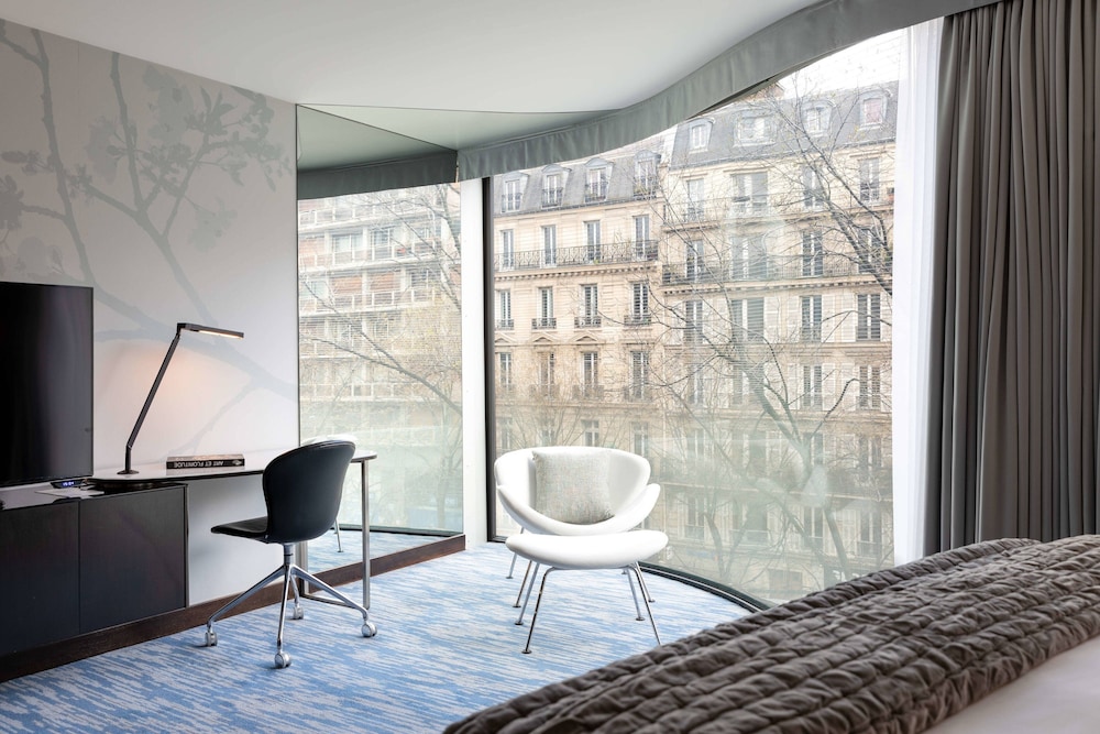 Renaissance Paris Arc de Triomphe Hotel 22/31