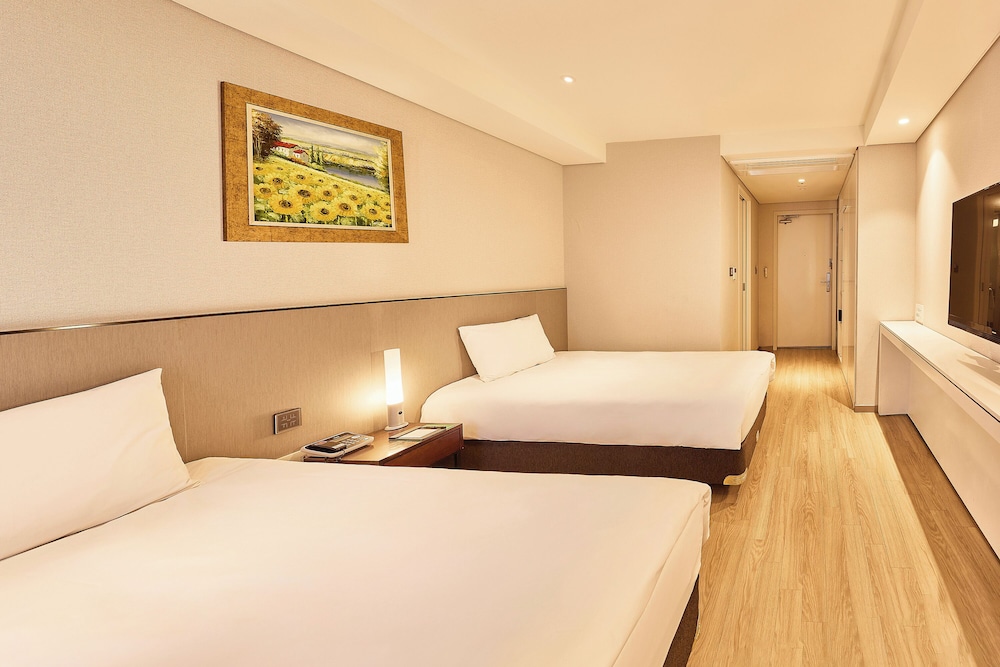 DELUXE, TWIN BEDS