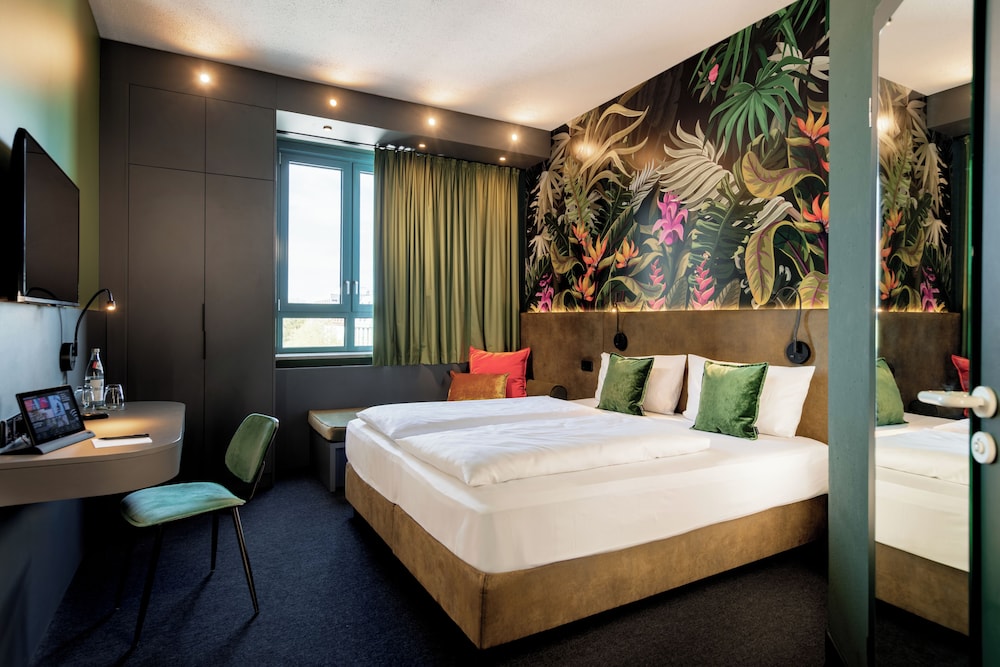 SUPERIOR, DOUBLE BED