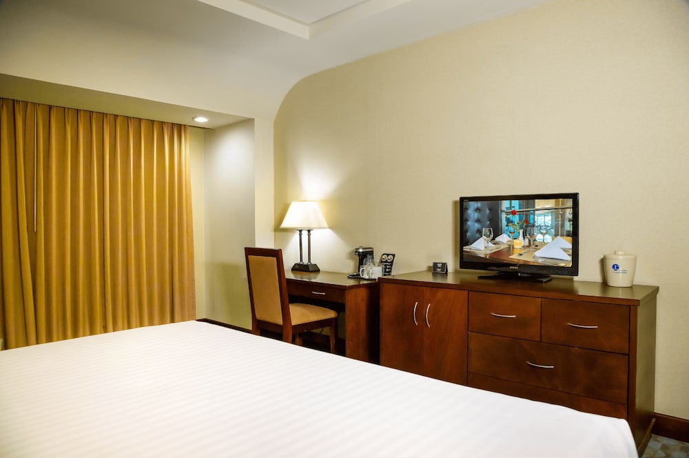 Plaza Juan Carlos Hotel 16/63