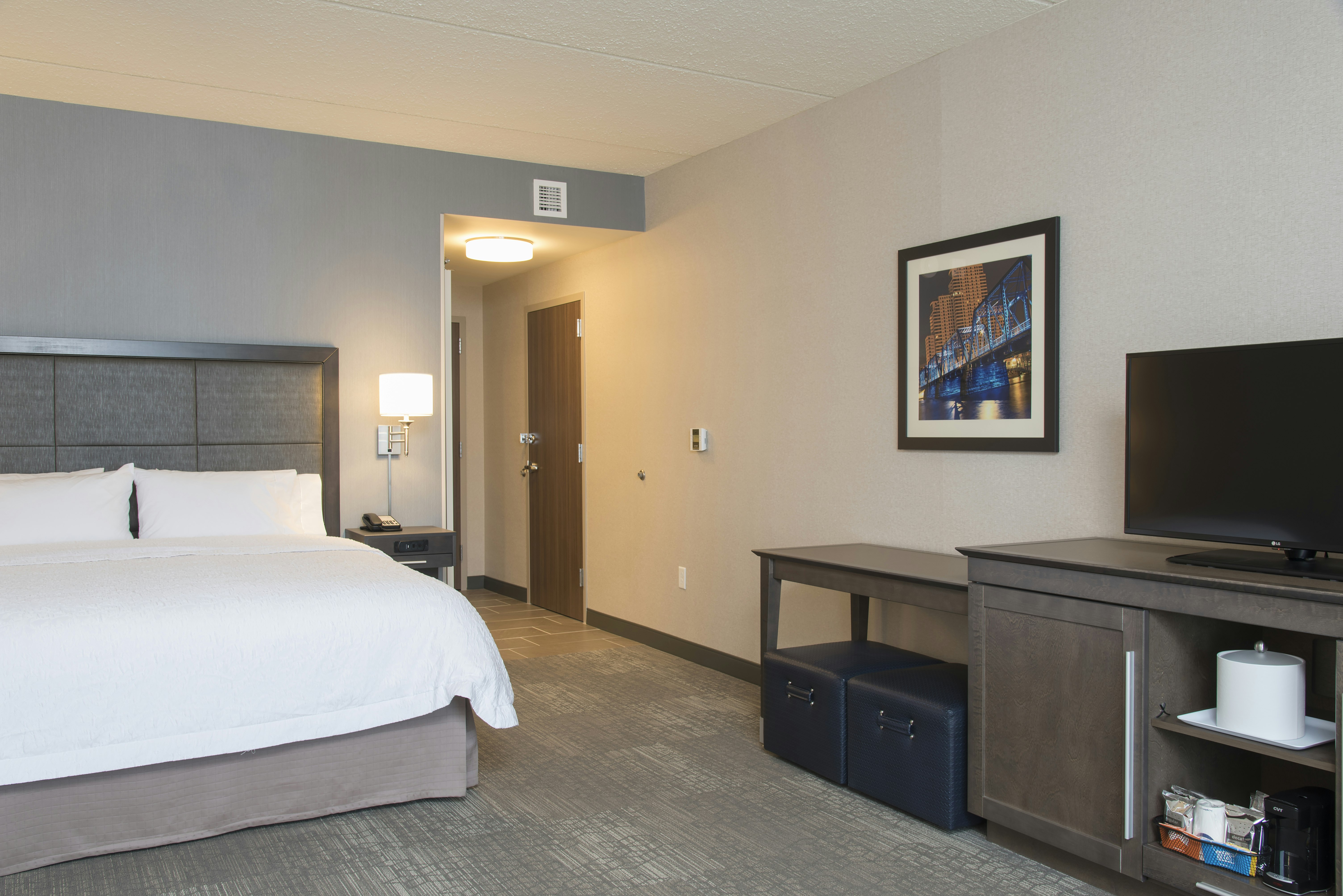 ROOM, KING BED, SOFA