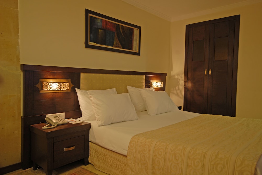 Tourist Hotel 10/63