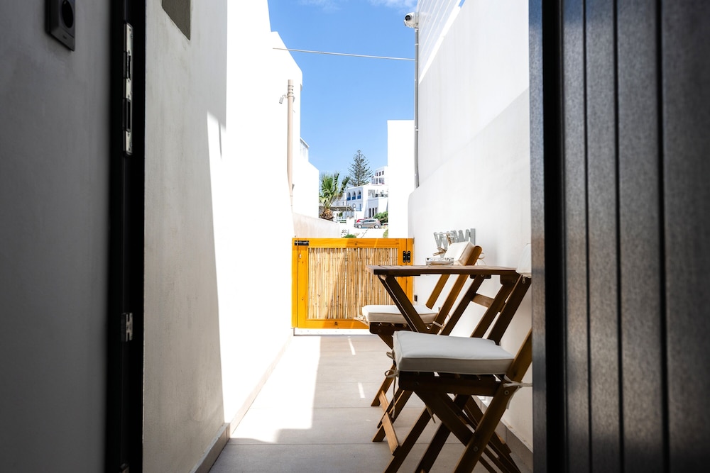 La Maltese Boutique 5/51