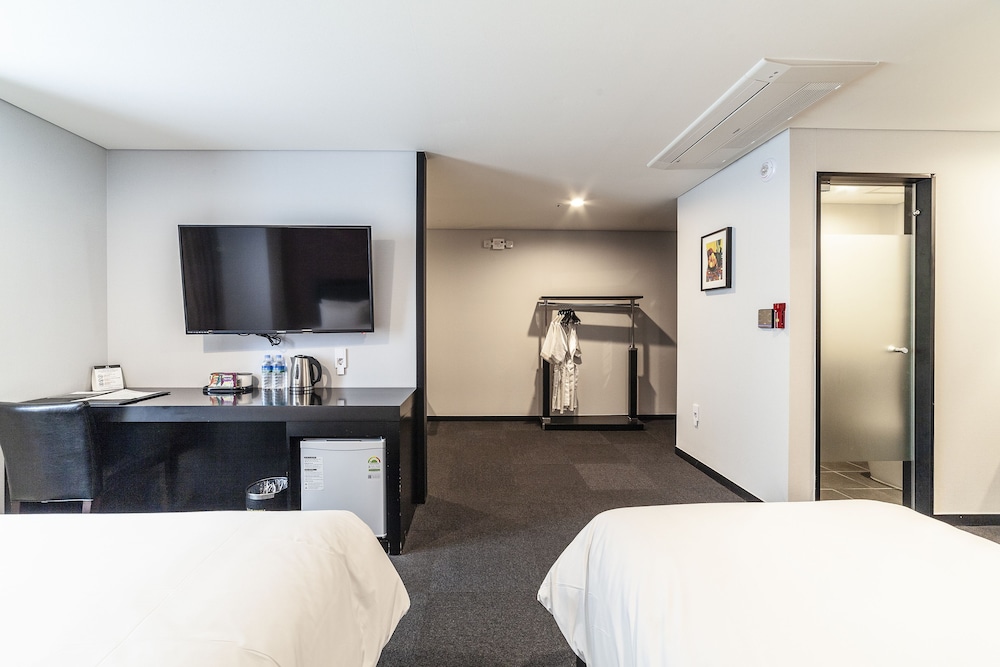 Gangneung Tourist Hotel 25/60