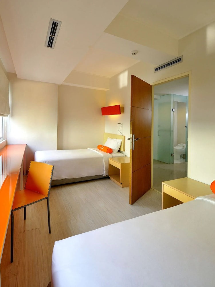 HARRIS Hotel & Residence Riverview Kuta - Bali 13/49