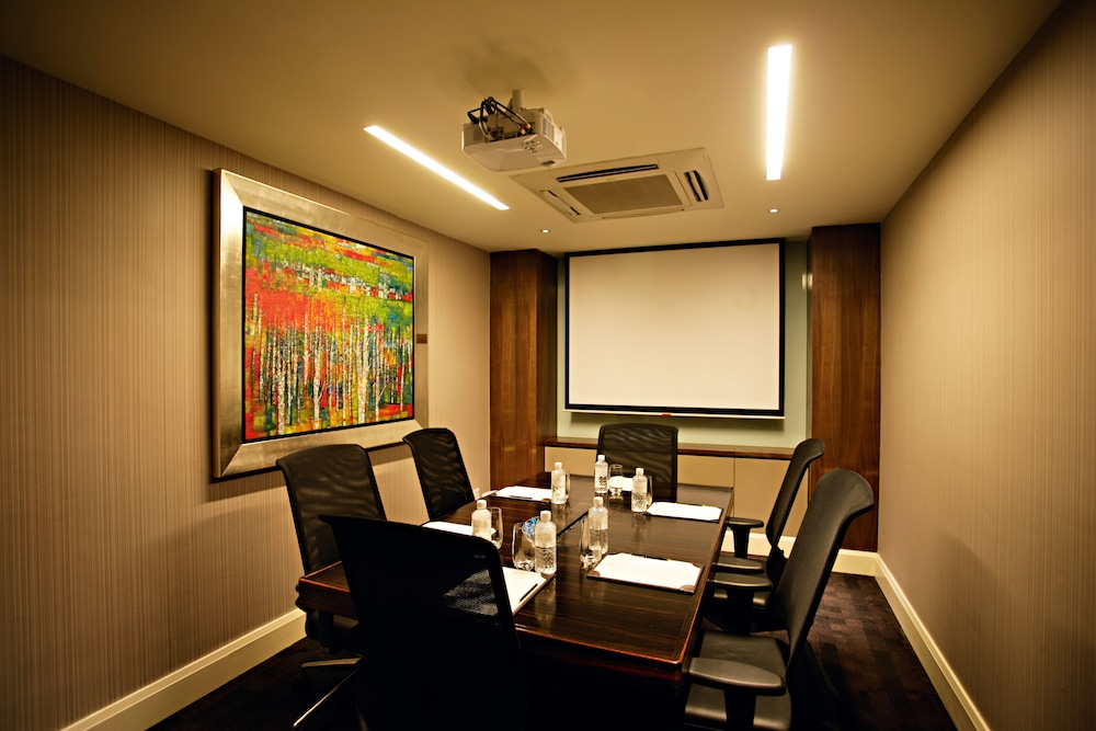 Ascott Raffles Place Singapore 33/35