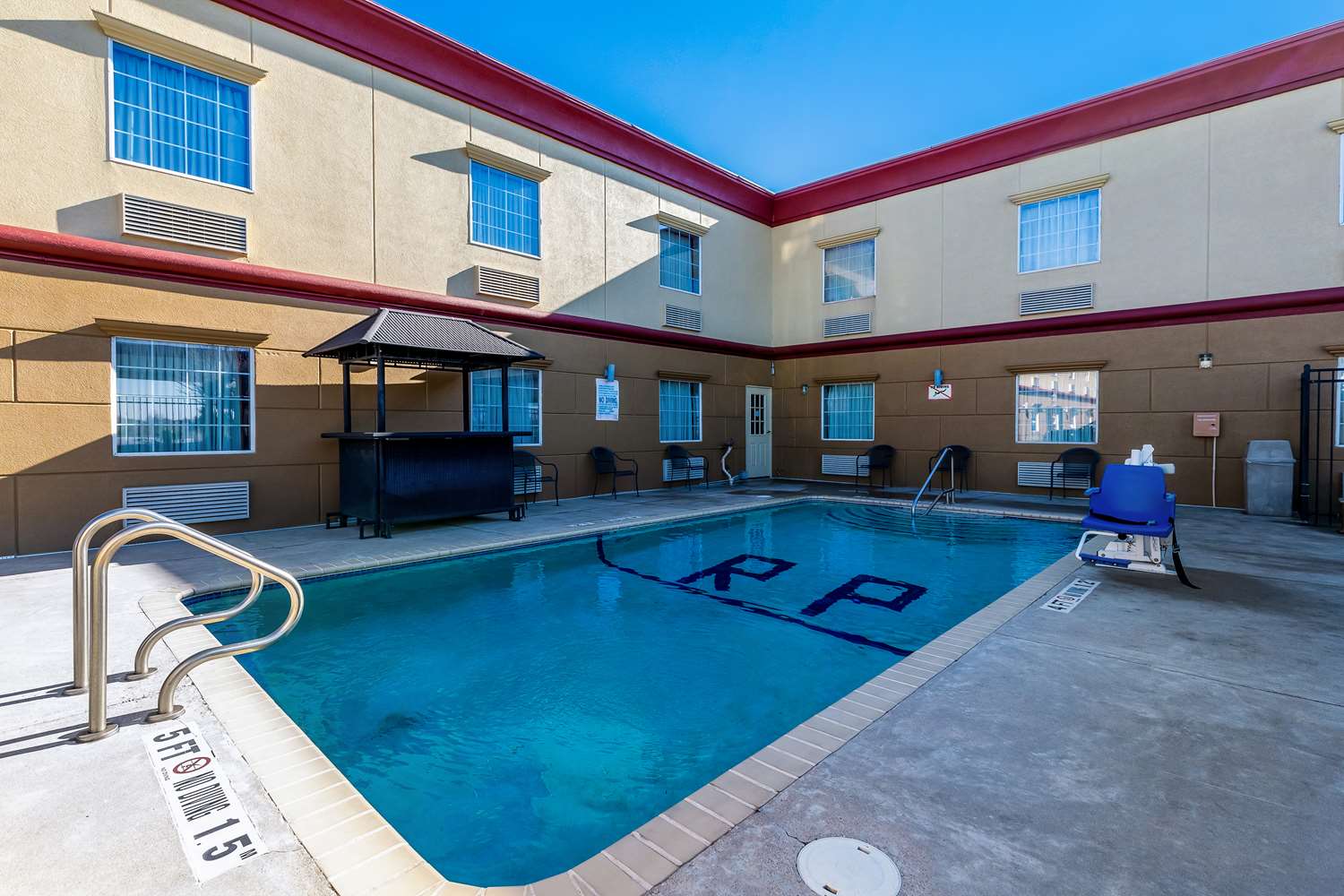 swimming pool spa