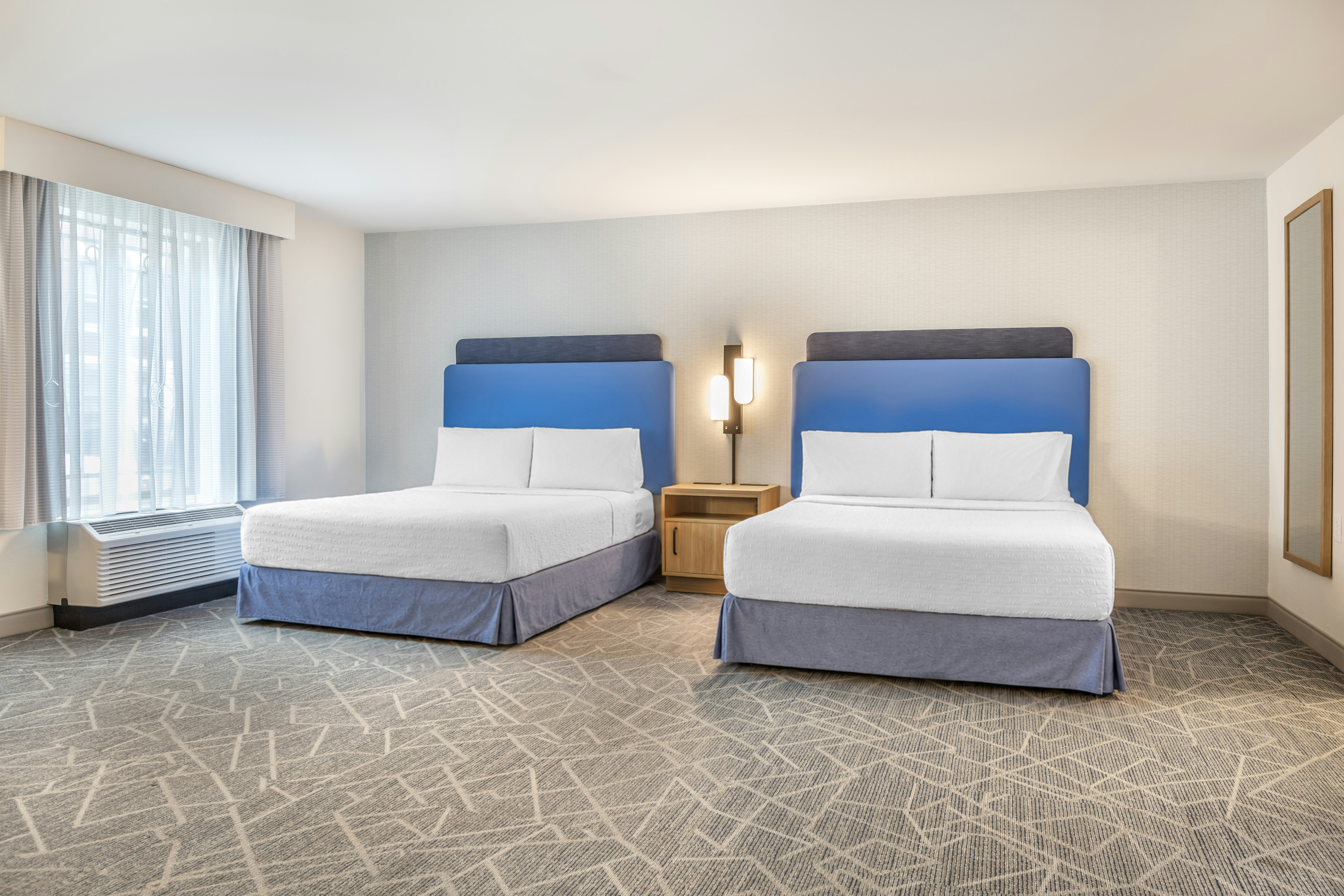 STUDIO, 2 QUEEN BEDS, ACCESSIBLE