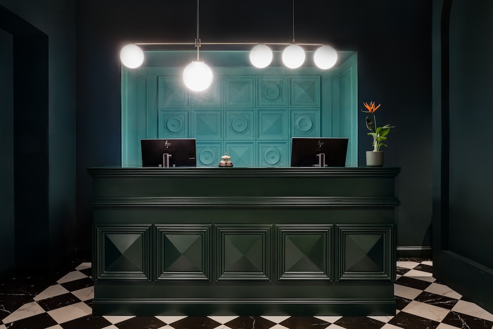 Continentale Hotel 2/66