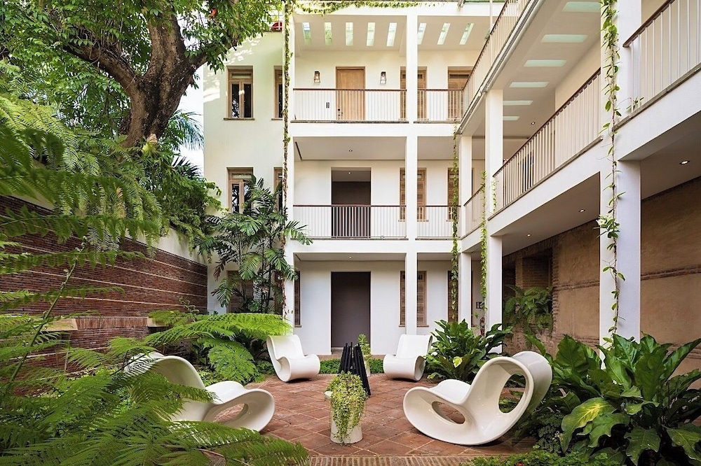 Billini Hotel 73/75