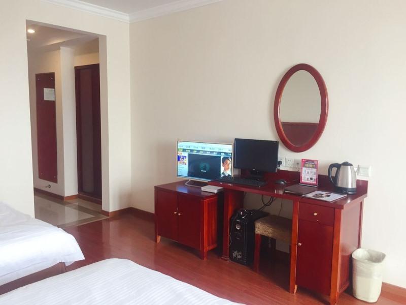 GreenTree Inn Yangzhou Yizheng East Zhenzhou Road Express Hotel 24/34