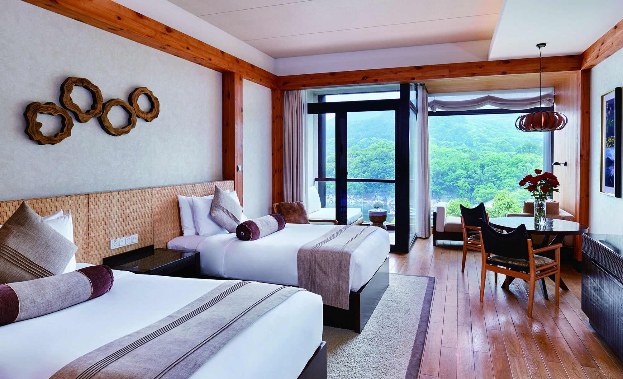 Classic, Twin Beds, Forest View