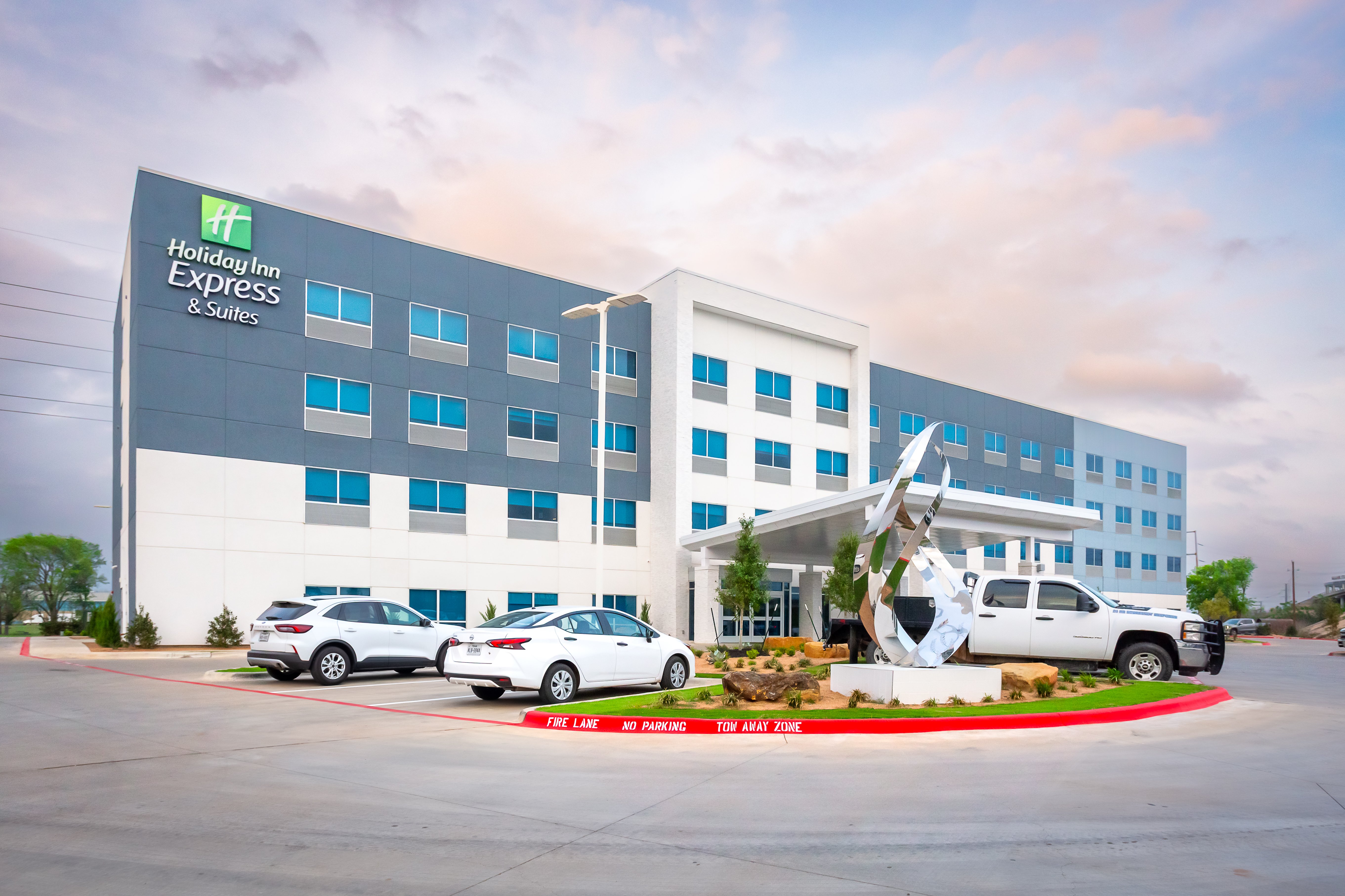 Holiday Inn Express and Suites Waco Downtown by IHG 39/40