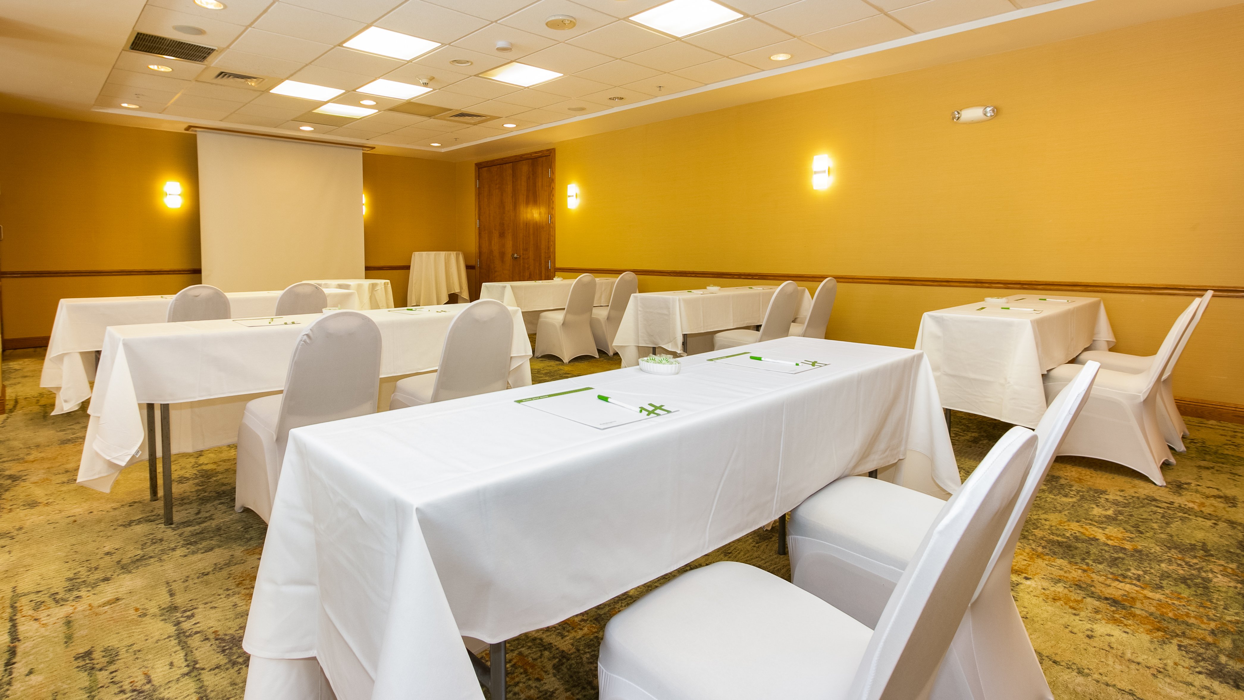 Holiday Inn Hotel and Suites Clearwater Beach 37/50