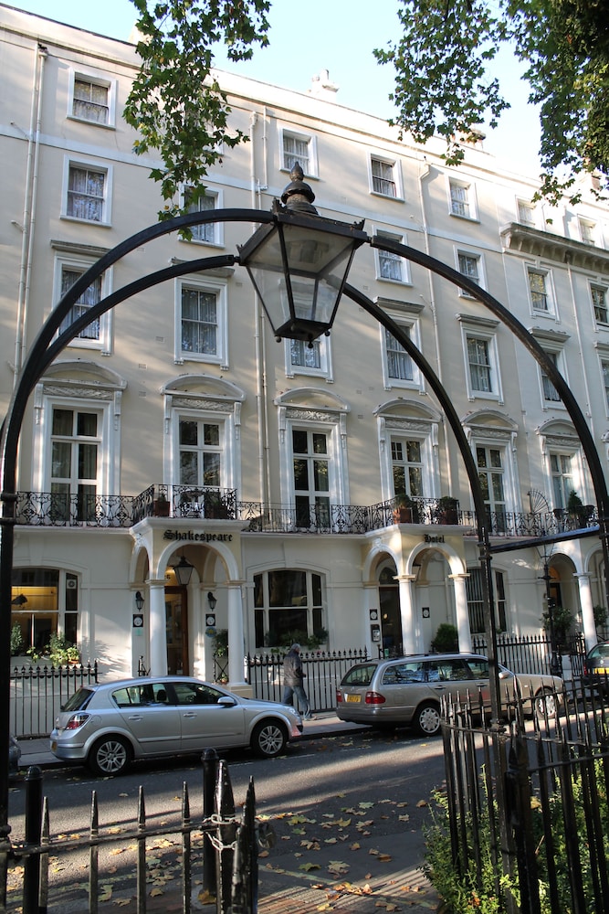 Shakespeare Hotel 3/67