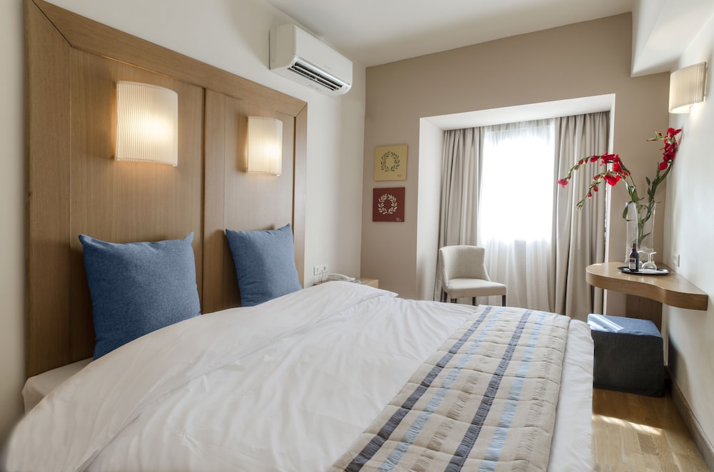 Hermes Hotel 18/42