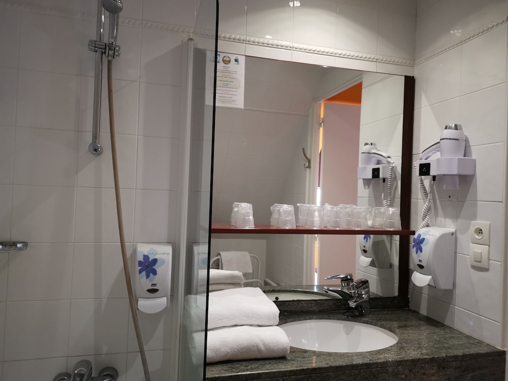 Hotel Crocus Caen Memorial 28/32