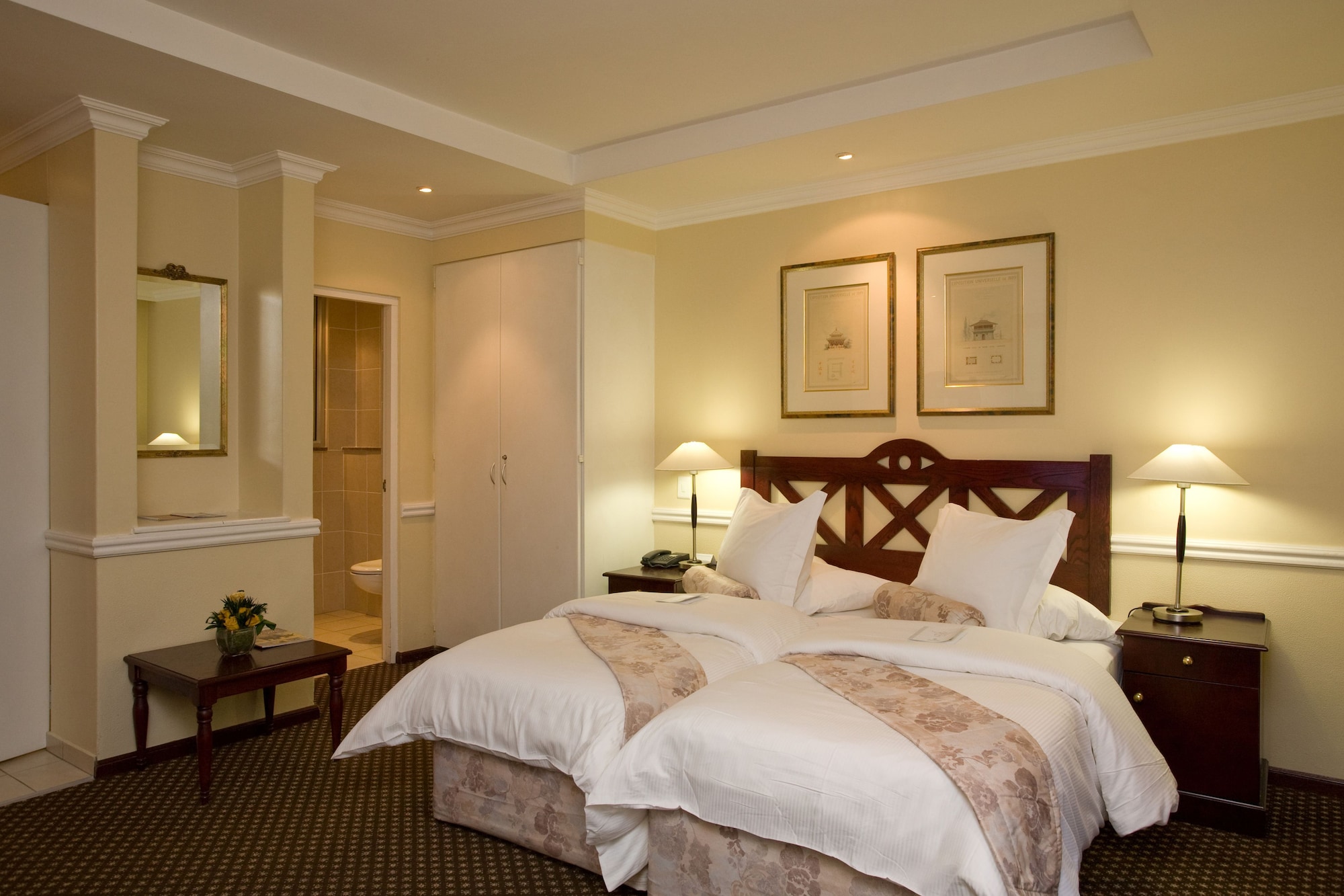 1 BEDROOM, SUITE, TWIN BEDS