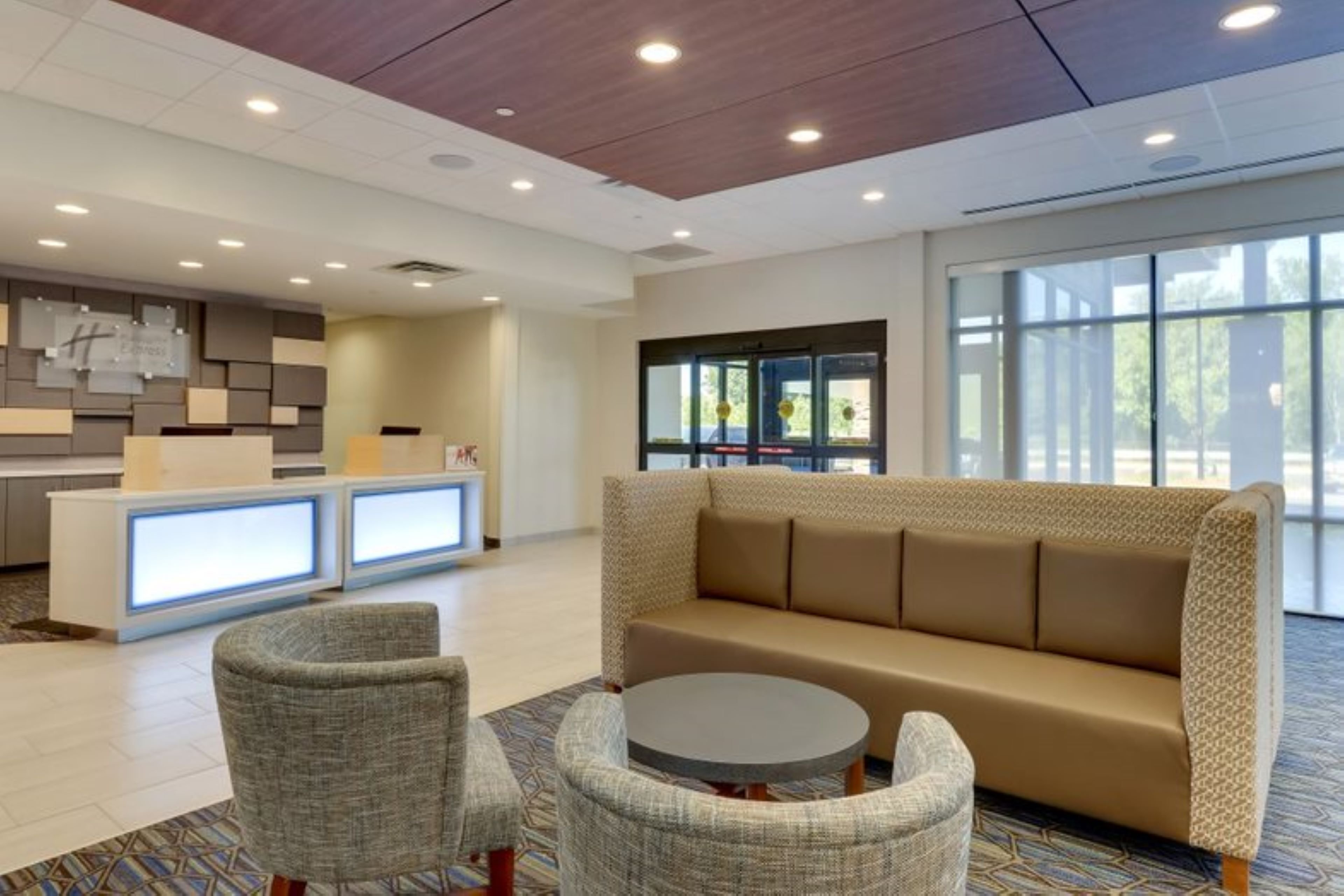 HOLIDAY INN EXPRESS AND SUITES WINSTON SALEM SW CLEMMONS 10/50
