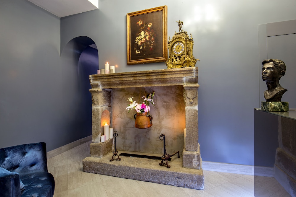 GCF Luxury Suites Guest House 5/70