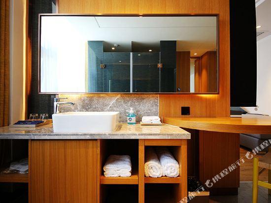 Lanmei Boutique Hotel (Dong Fang Hong Square) 15/17
