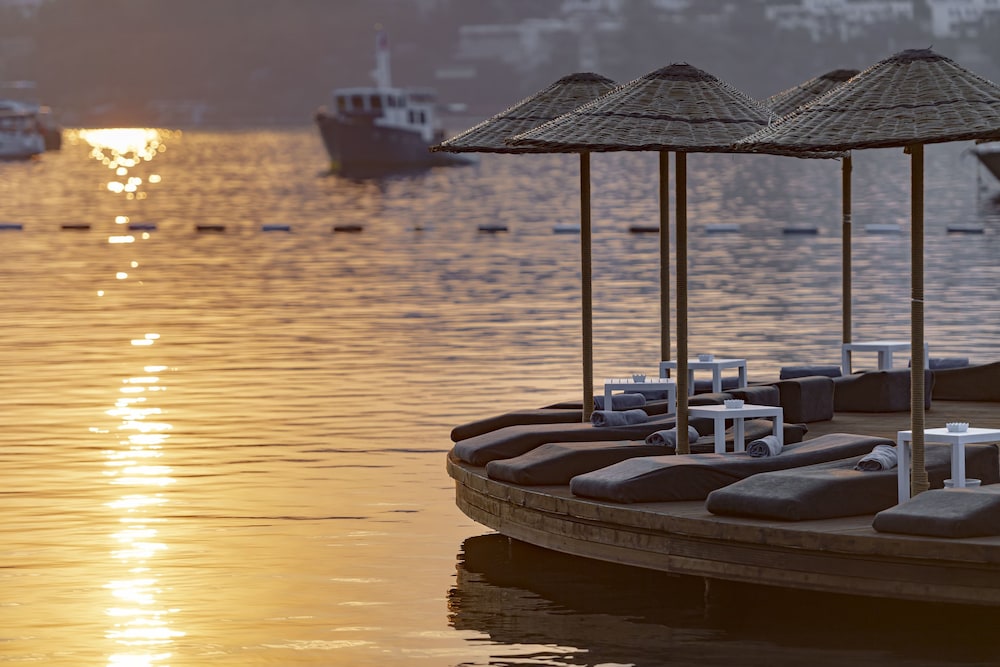 Cape Bodrum Luxury Hotel Beach 76/79