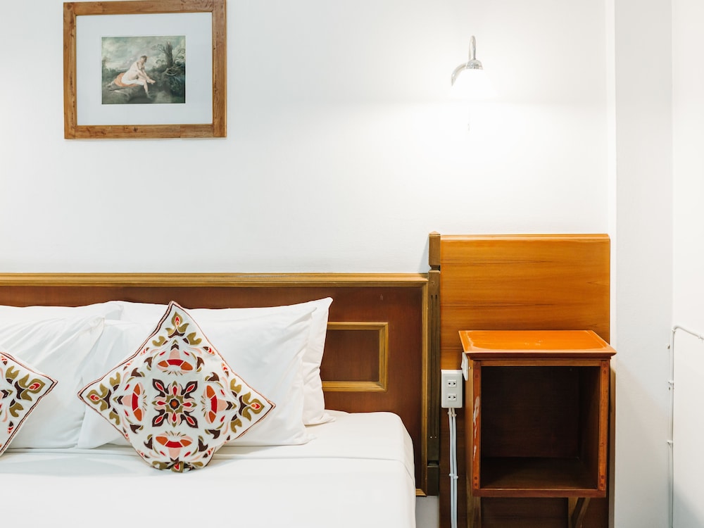 Room, King Bed, No Balcony, Small، Rendezvous Oldtown Chiangmai (SHA Extra Plus) 5/6