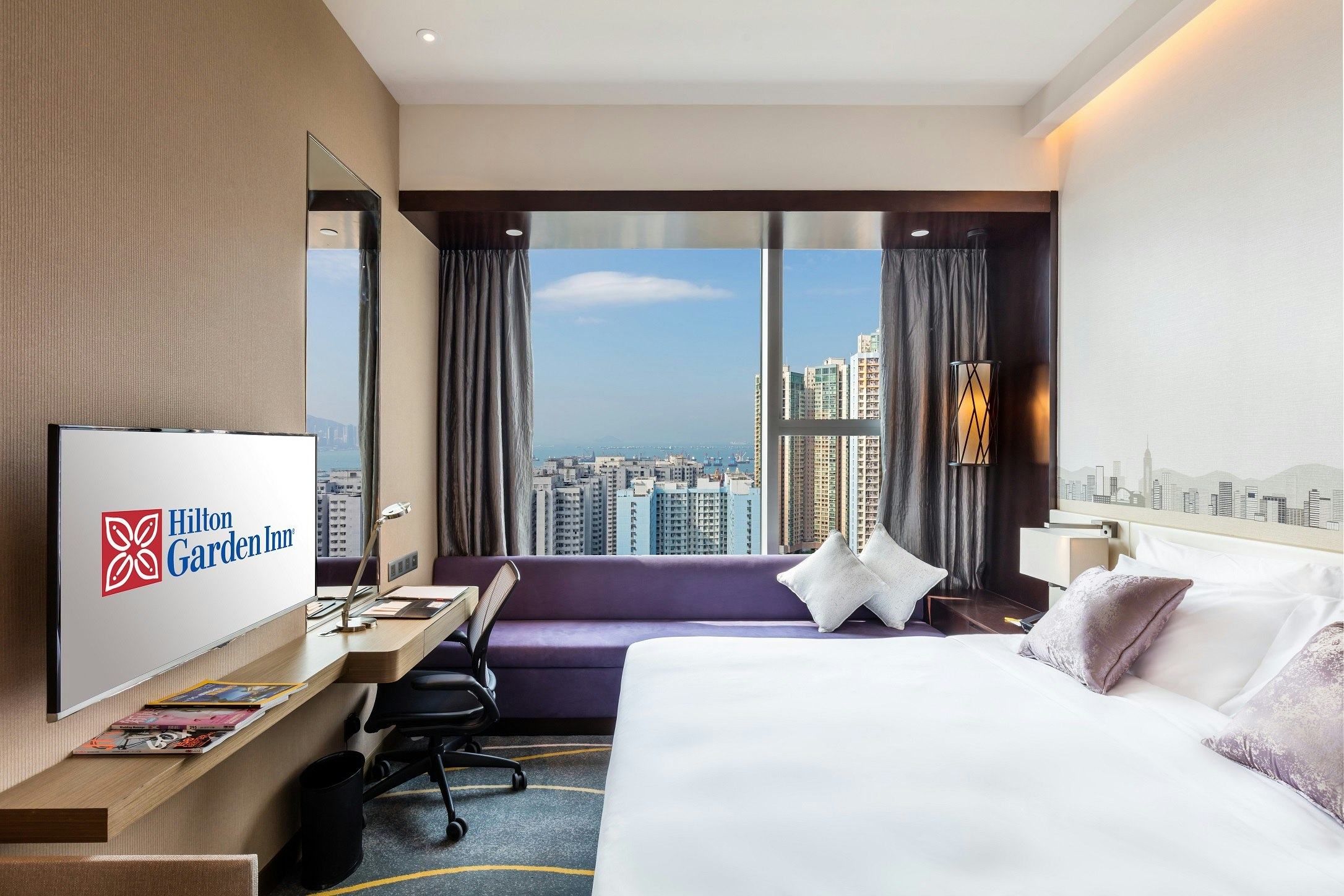 غرفة بسرير كينج في طابق مرتفع، Hilton Garden Inn Hong Kong Mongkok 9/10