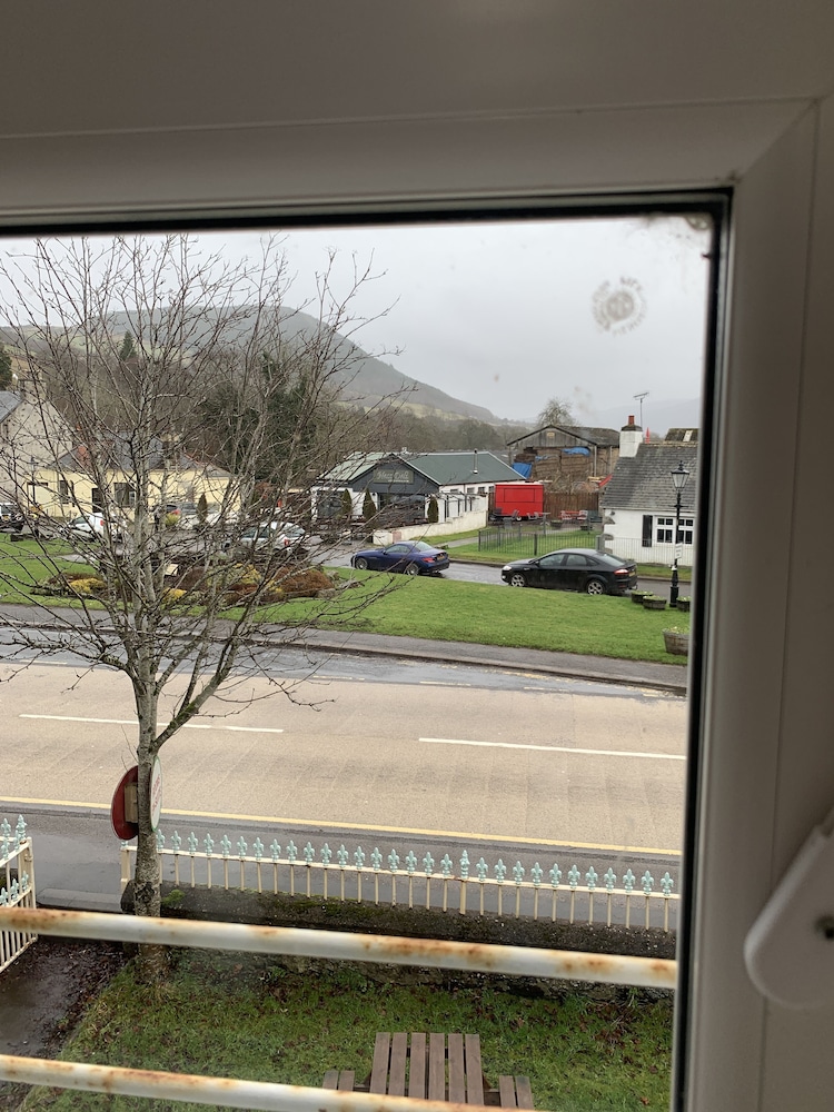 1 Loch Ness Hostel 34/45