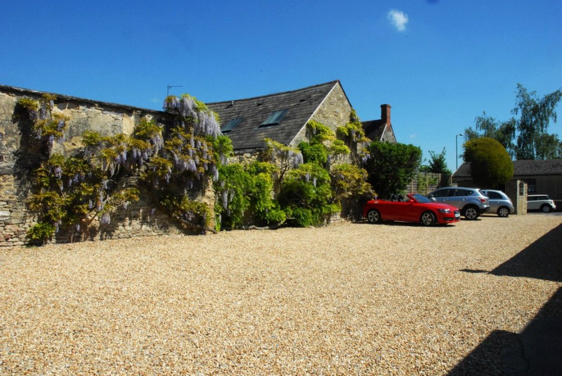 Marlborough Arms Hotel 30/41