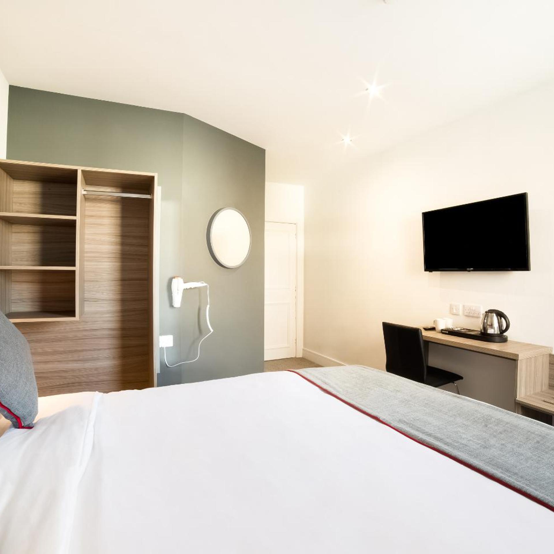 Best Western the Connaught Hotel 12/61