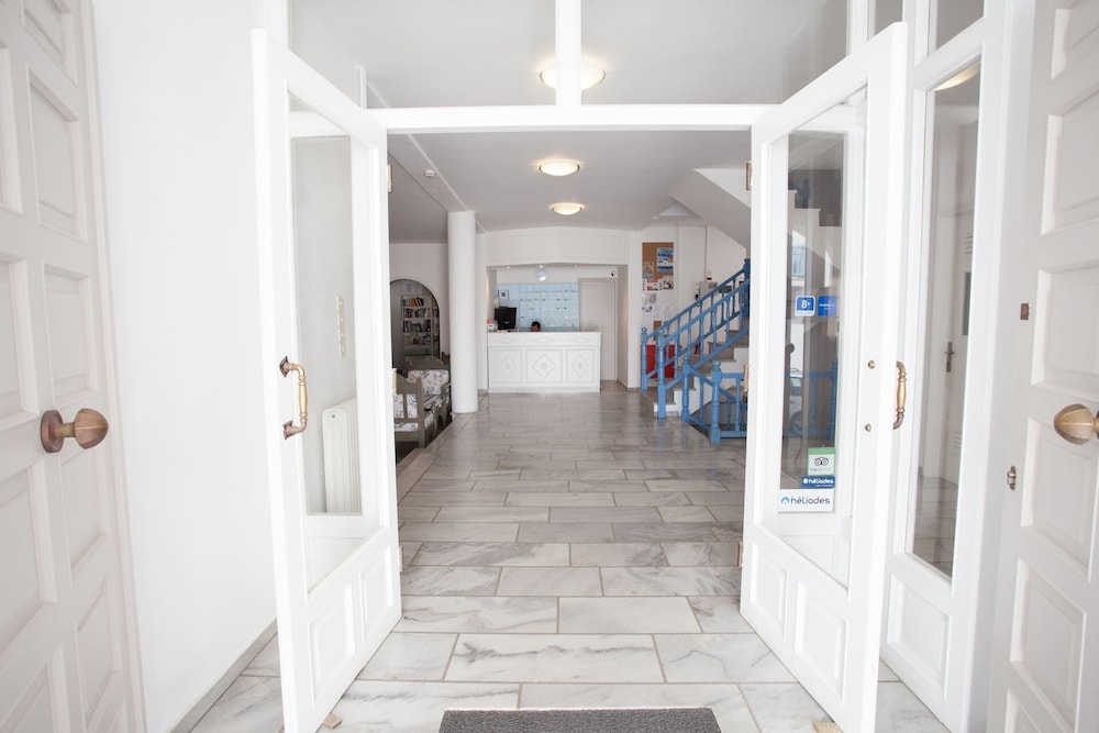 Polos Hotel Paros 10/90