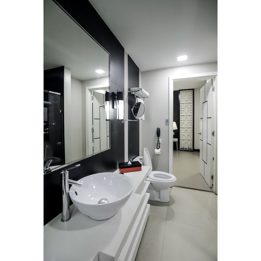 Summit Hotel Magnolia 66/70