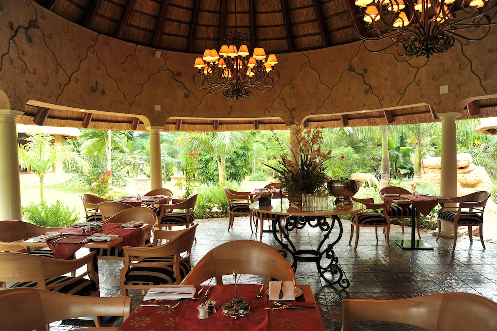 Summerfield Luxury Resort & Botanical Garden 24/44