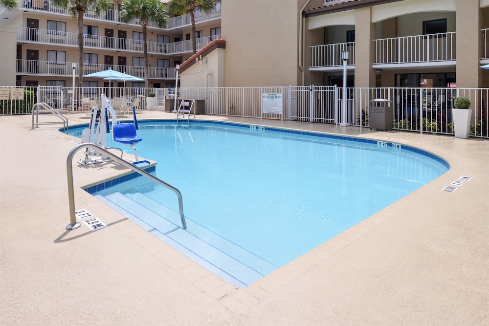 Mai Hana Hotel and Suites International Drive 50/55