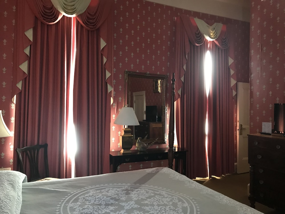The Guest House Historic Mansion 44/73