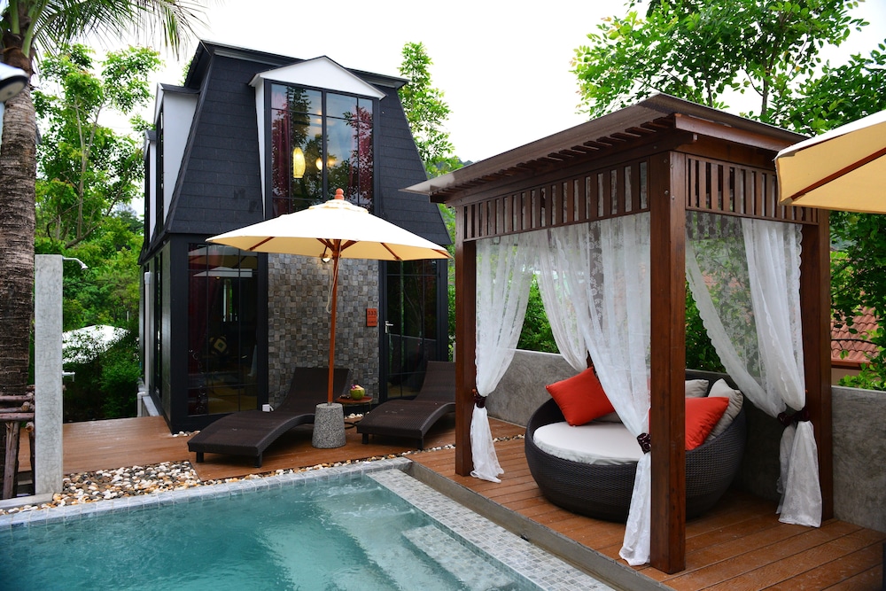 Bukit Pool Villas 14/44