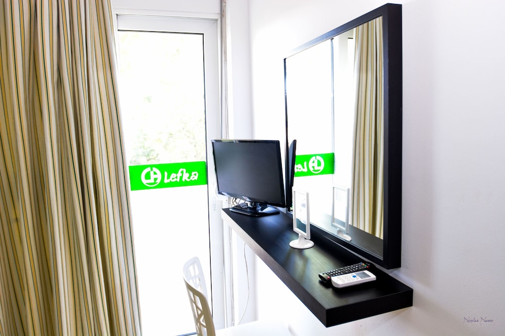 Lefka Hotel Apartments Studios 64/73