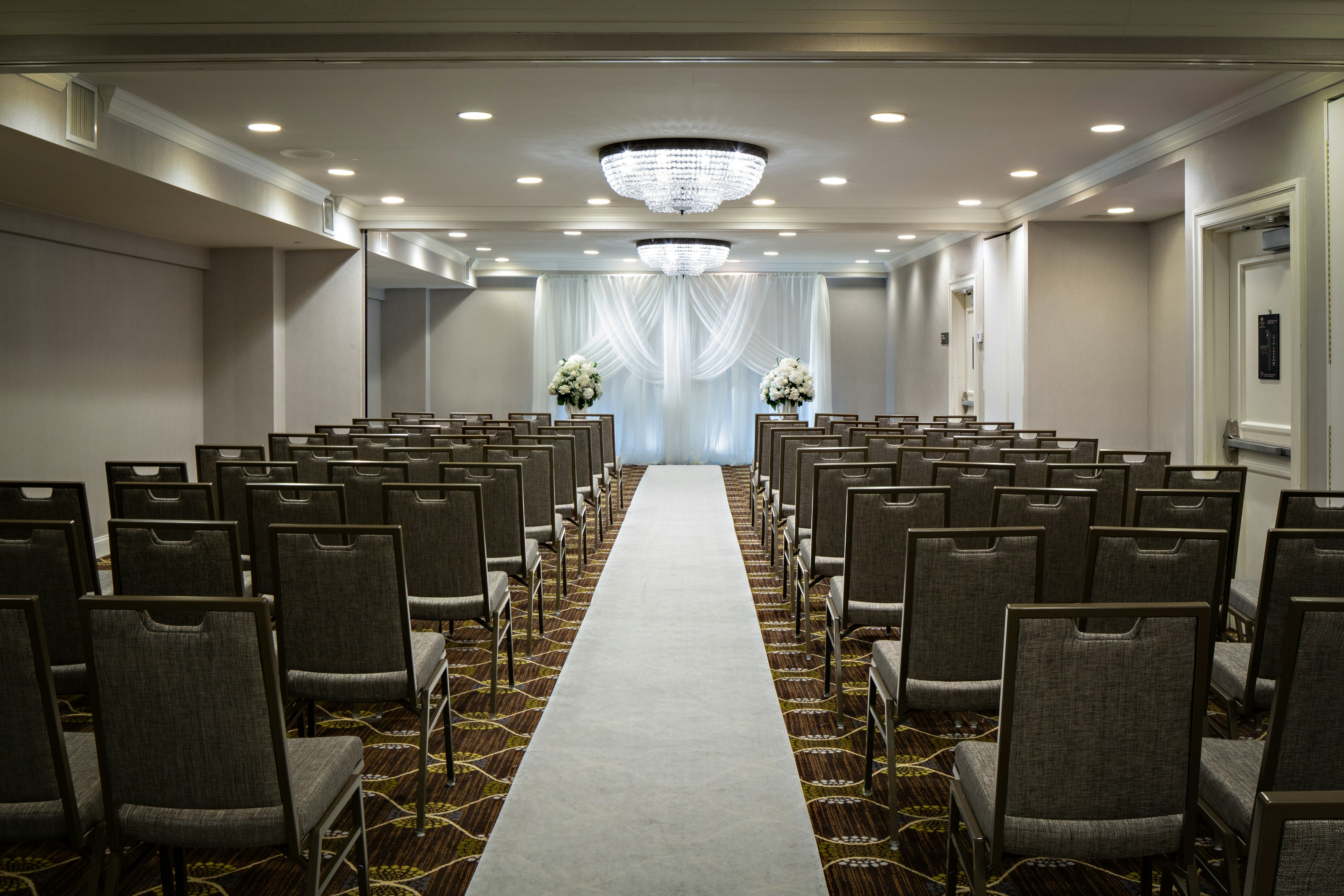 DoubleTree by Hilton Fairfield Hotel & Suites 33/36
