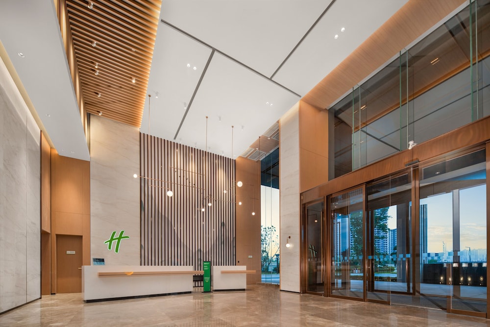 Holiday Inn Luzhou Longjian 4/43