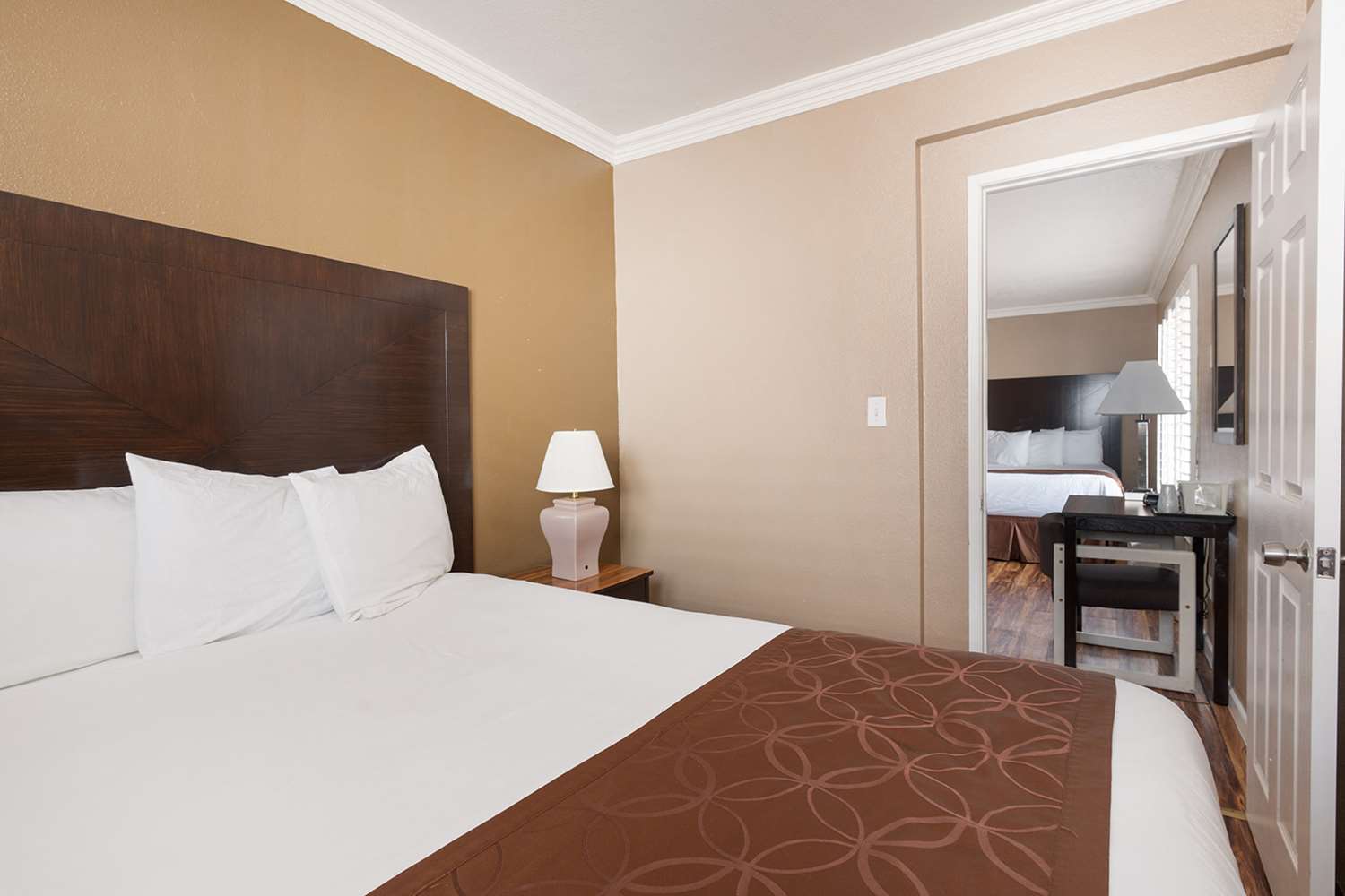Americas Best Value Inn & Suites Anaheim Convention Center 6/27