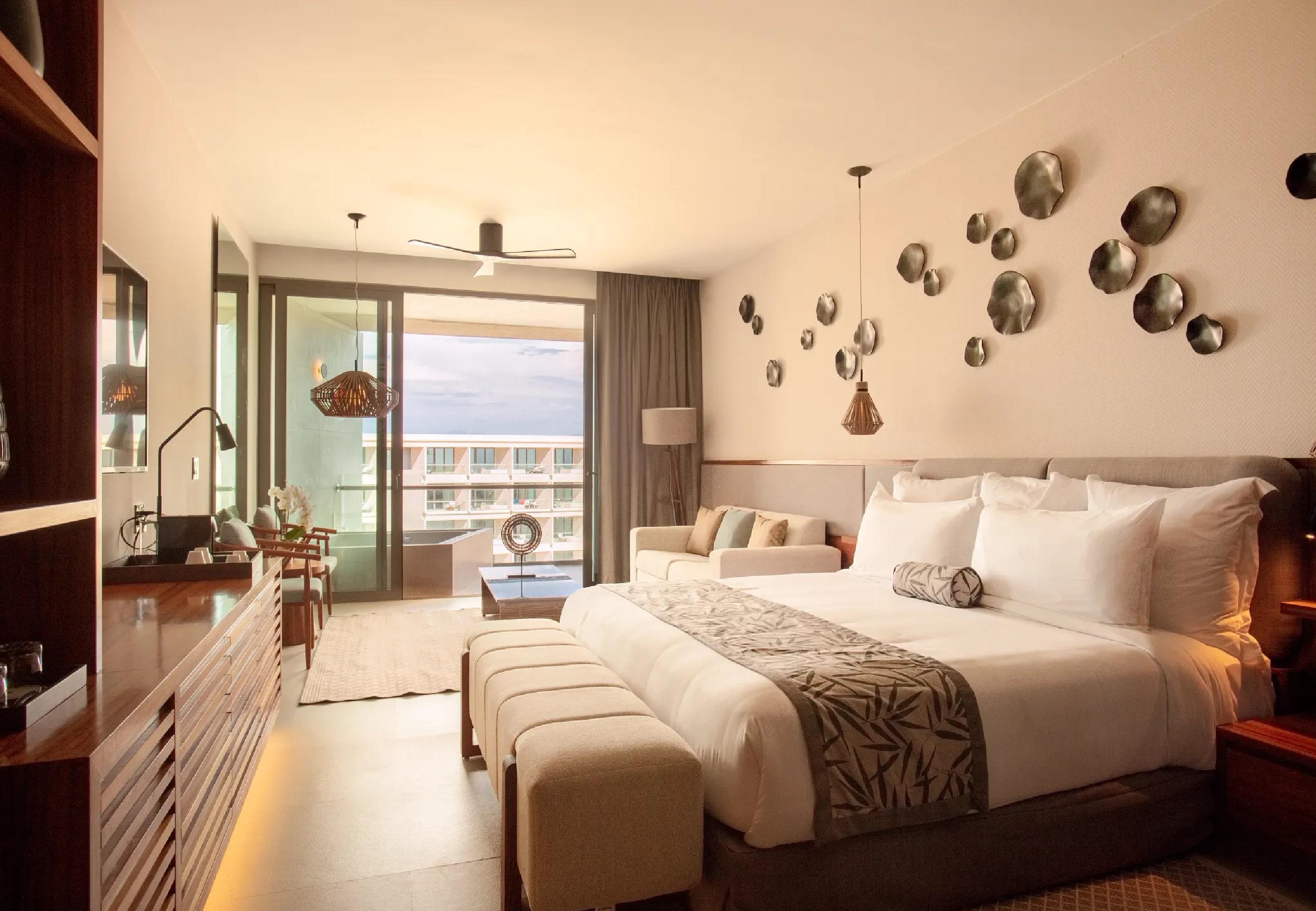 Preferred Club, Panoramic, Junior Suite, King Bed