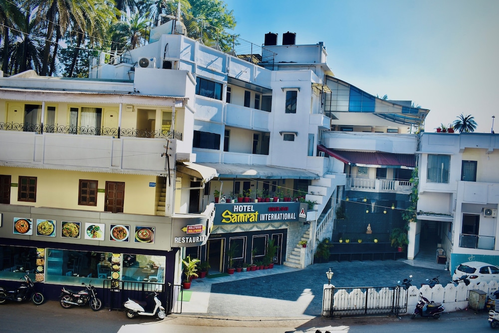 HOTEL SAMRAT INTERNATIONAL 3/28