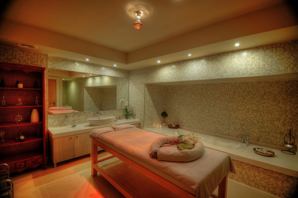 LVZZ Hotel - Boutique Class 12/24