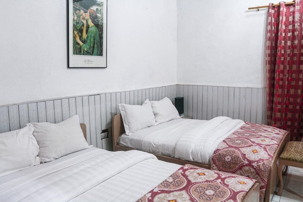 STANDARD, DOUBLE OR TWIN BED