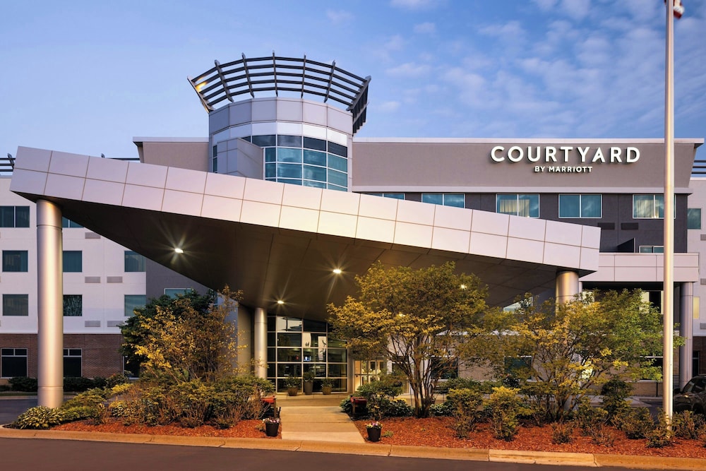 Courtyard by Marriott Minneapolis Maple Grove/Arbor Lakes 5/70