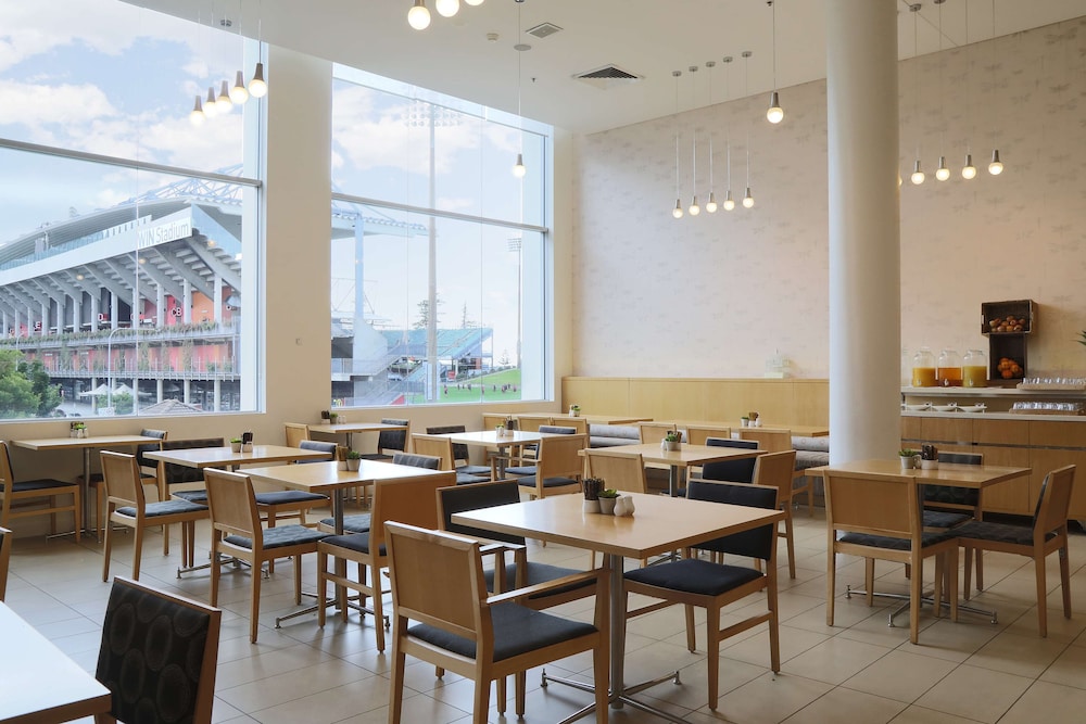 Sage Hotel Wollongong 55/75