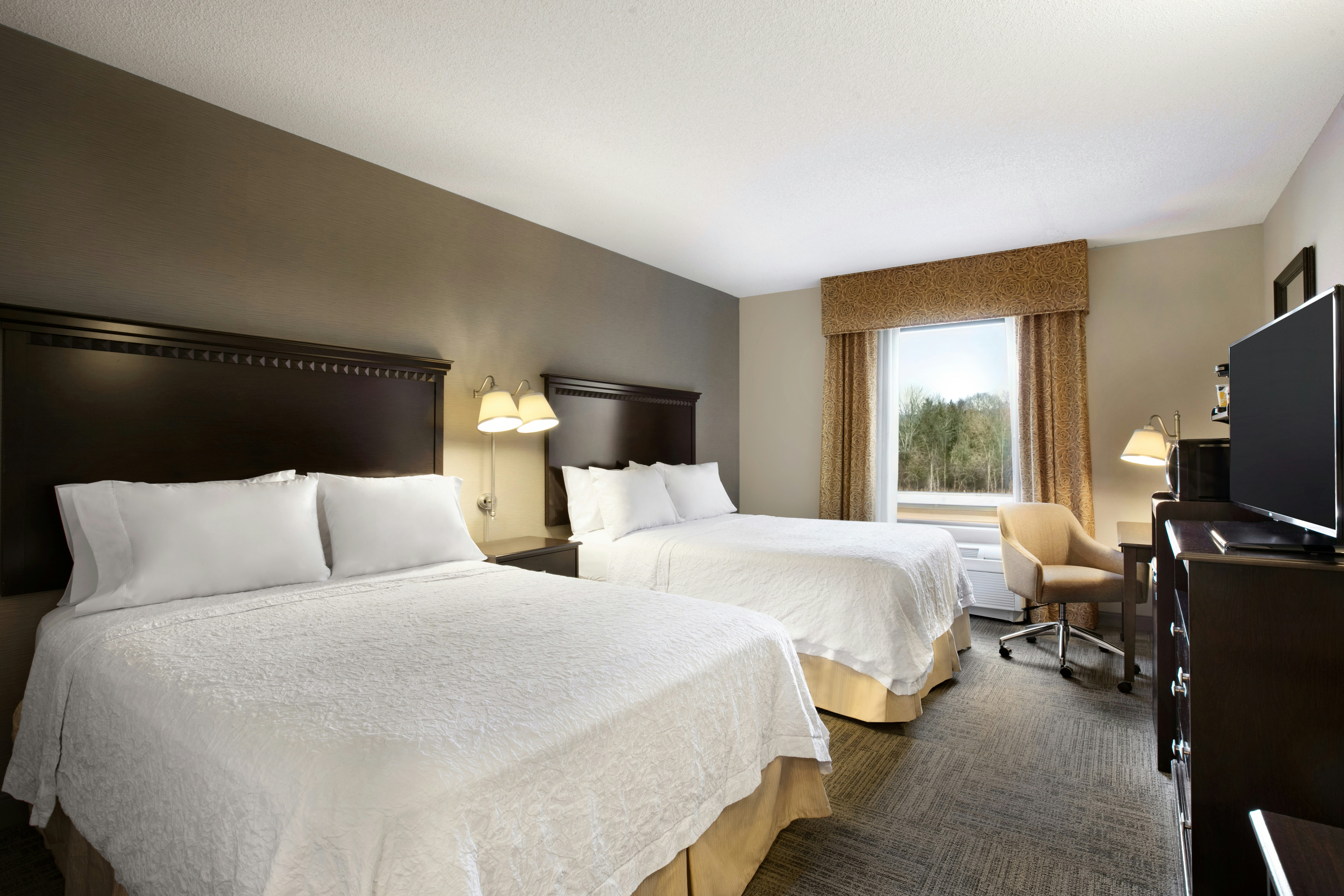 room, 2 queen beds