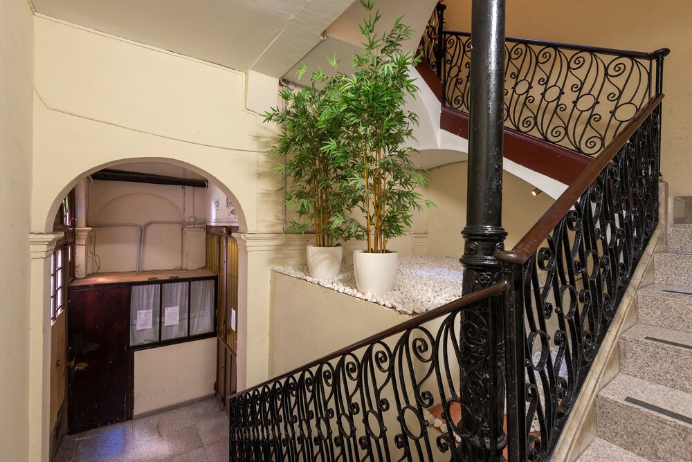 Hostal Plaza Goya Bcn 4/32